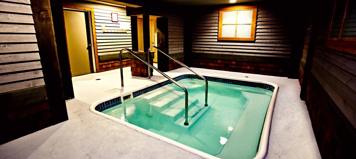 Red Tree Lodge in Fernie, BC Winter Specials
